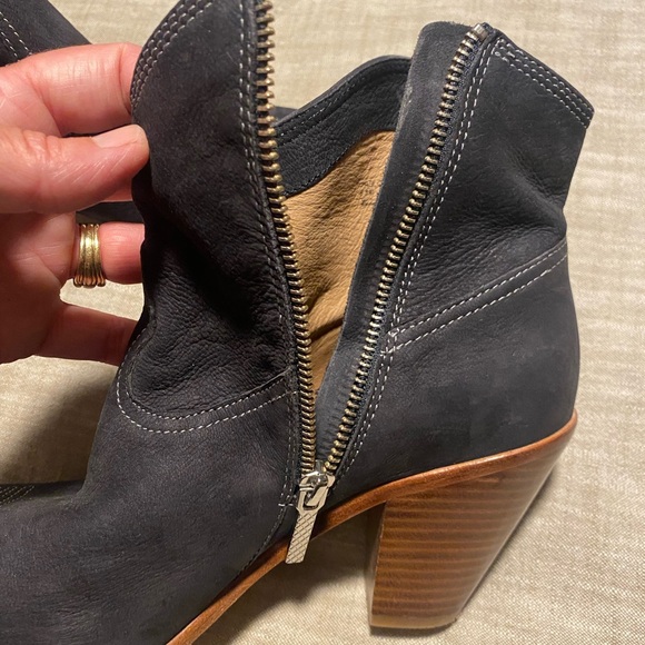 Donald Pliner cowboy boots - Picture 5 of 5